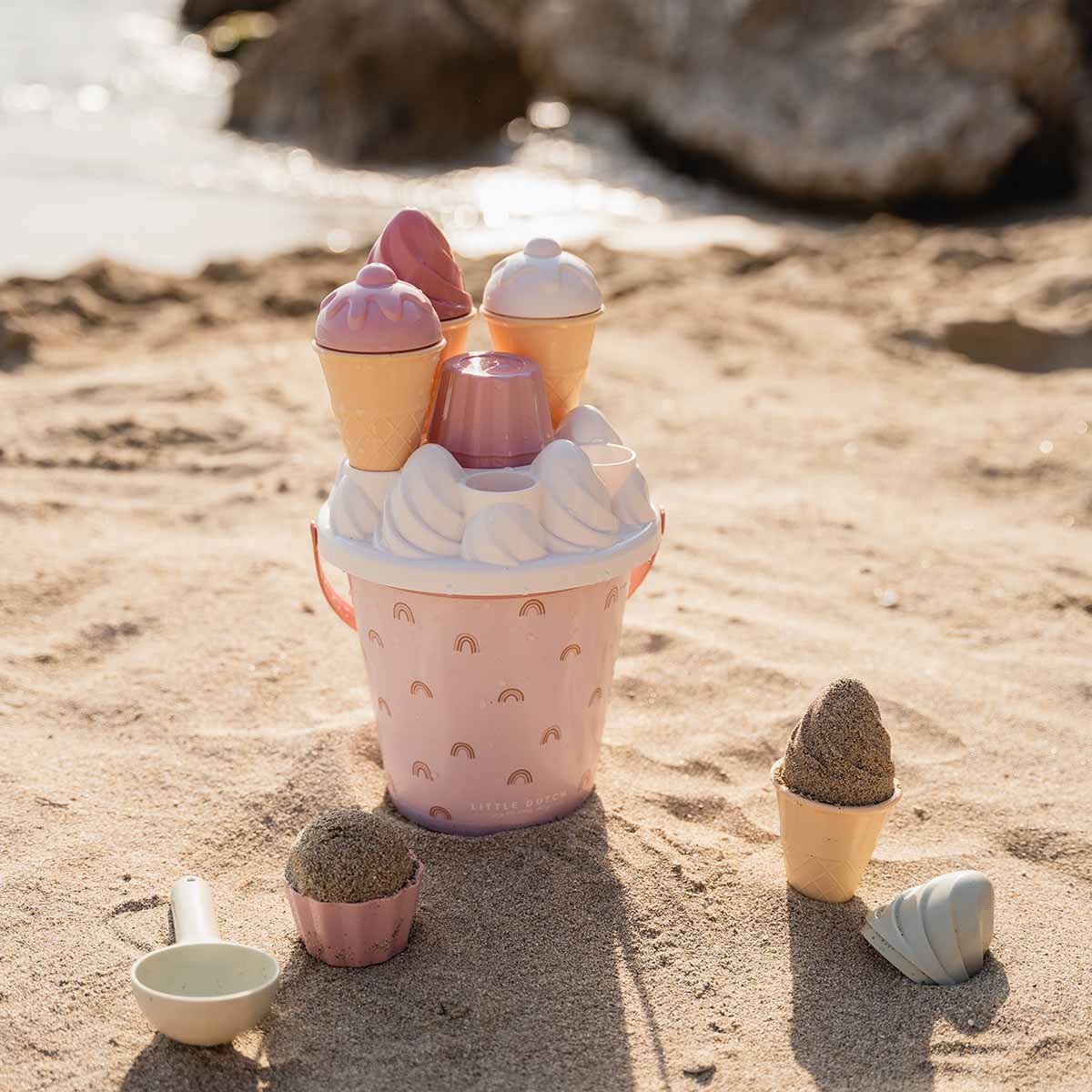 kidcollective_'s tweet photo. It’s gonna be hard to find a CUTER beach set for the summer! 🍦☀️🩷

👉https://t.co/BWmDtGjYA8 #summerfun #littledutch #beachtoys #kidstoys https://t.co/VK001dMz55