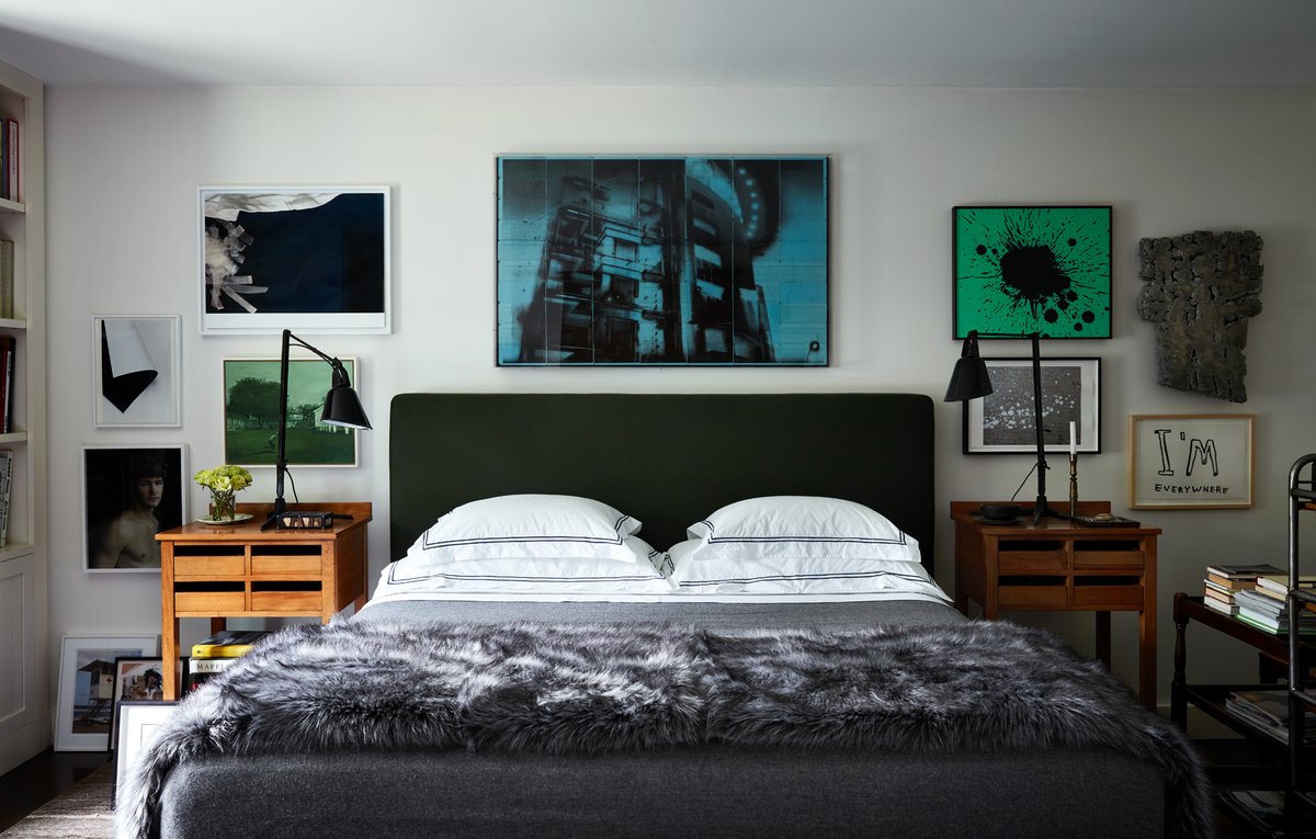 1stDibs's tweet photo. We're excited to share with you another of the inspiring spaces chosen for the 2023 #1stDibs50. This one is the East Hampton home of designer Robert Stilin, known for the warm, elegant way he mixes antique and vintage furnishings with contemporary art. https://t.co/f0mi9xinmG https://t.co/crUCvurXjM