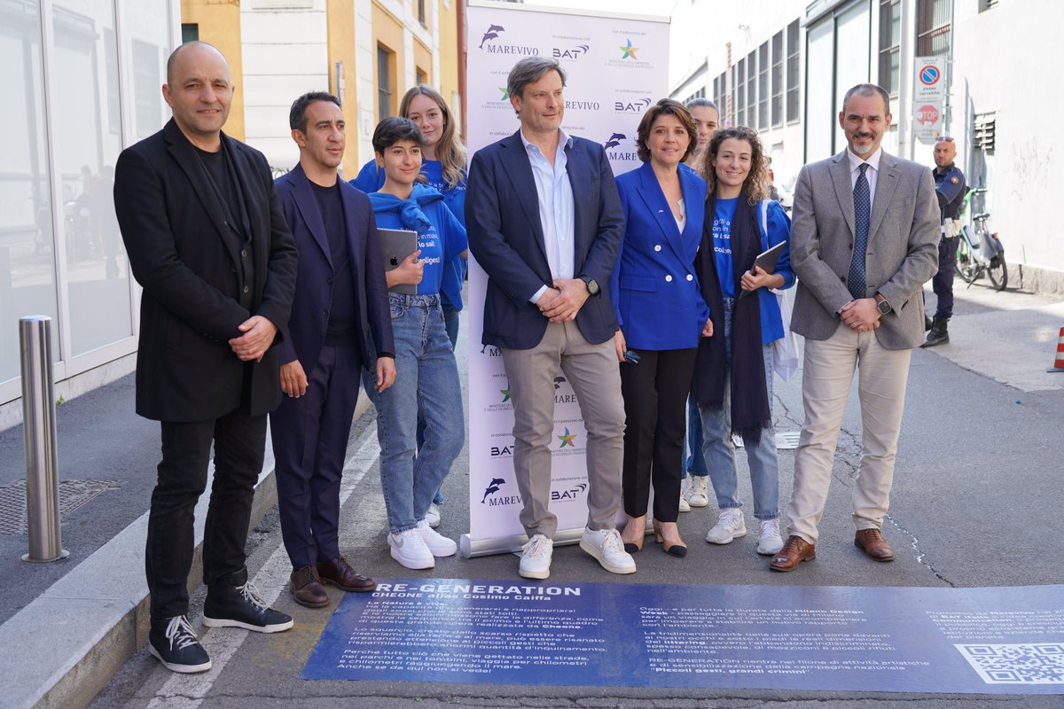 MarevivoETS's tweet photo. Riparte la nostra campagna "Piccoli gesti, grandi crimini" π¬ in collaborazione con @BAT_Italia e il patrocinio del @MASE_IT, con la presentazione dell'opera di #streetart βRe-generationβ di #Cheone durante la #MilanoDesignWeek. Scopri di piΓΉ πhttps://t.co/bNKr03pg8r https://t.co/KapPVHBzk5