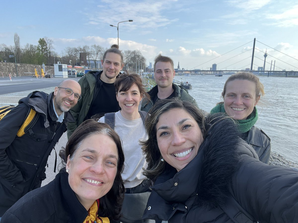 MarisolGC_'s tweet photo. 🤗I'm thrilled to be part of the D-EMIND transnational project on Challenge-Based Learning! This innovative approach to #education is changing the game and building the way for future generations #CBL #DEMIND Here are some of us in Düsseldorf. More info in https://t.co/4uVmDIrnks https://t.co/SZ9vNKtW9P