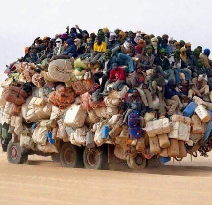 Florydangoma520's tweet photo. 🔴 SVP mr @AugustinKabuyaT il ya moyen de dire à tes frères et sœurs que le SAC de FARINE 25kg revient à 125.000fc au Katanga ?? Stp 😭 https://t.co/MUGP9LFixF