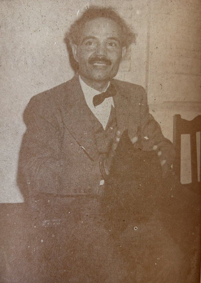 ricardoolivenc1's tweet photo. Foto de Pedro Albizu Campos esposado. San Juan, Puerto Rico. 1950 https://t.co/h63sDC6iGH