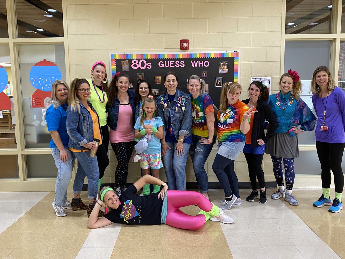 NorthwoodES's tweet photo. Back to the 80’s today at Northwood as part of our Reading and Dance A Thon.  ⁦@DianeMankins⁩ ⁦@MarysvilleEVSD⁩ https://t.co/5qyiMVb0vf