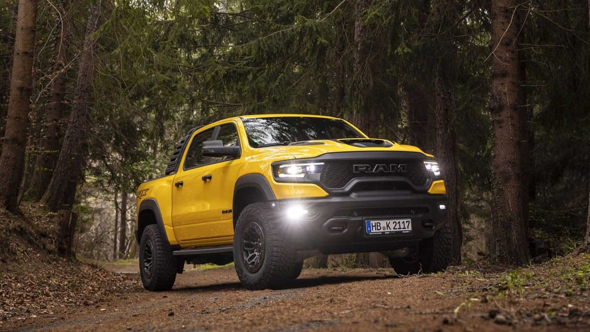 Highmotor's tweet photo. RAM 1500 TRX HAVOC Edition, potente y limitada a 50 unidades en Europa https://t.co/aJ4lB0CydW #GamaVersiones #Pickup #EdicionLimitada #Ram1500 https://t.co/V7jWRYheoR