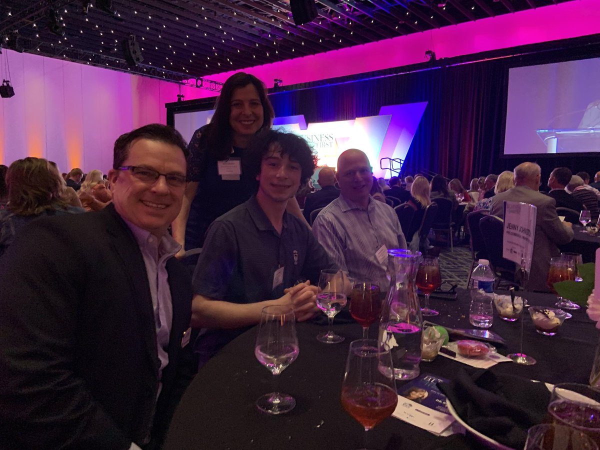 FredSutterlin's tweet image. Congratulations to our colleague Jenny Johnston, 2023 Enterprising Woman Award Recipient.  We enjoyed celebrating with her at the Business Women First eventy by LBF. Jenny is doing amazing things in CRE and in business.  What an honor, and a proud day for PRG too. Outstanding JJ!