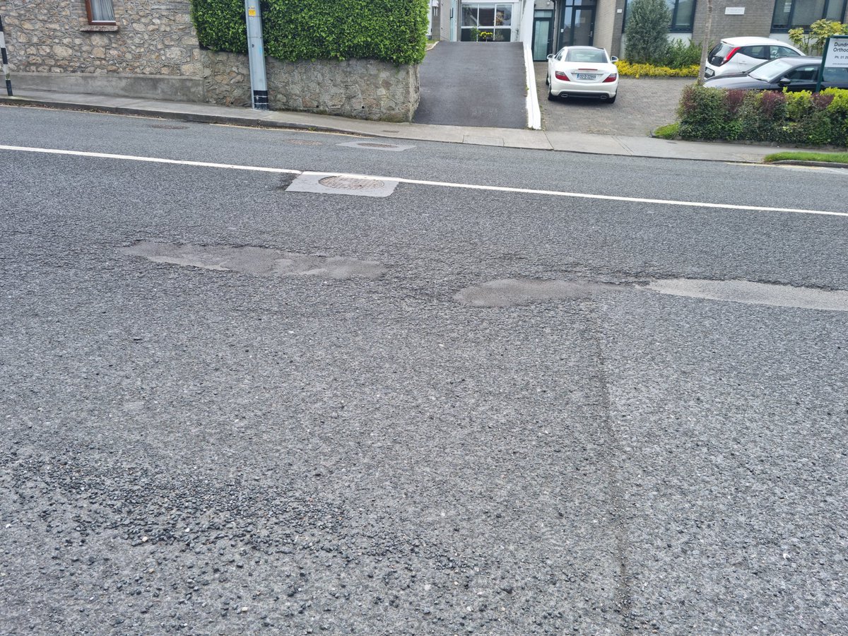 dundrum's tweet image. @dlrcc  #dlrcc  hello folks there is pot hole forming on Ballinteer Road at junction  with Castle View  can you get out to fix it please