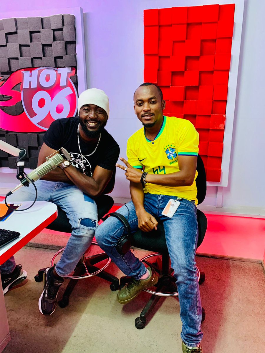 Hot_96Kenya's tweet image. Just because its Wednesday doesn't mean we can't turn up!! ....we have a lot lined up for you don't touch that dial  ...welcome to Uradi Wednesday
@patrickigunza @bensu_mk 
#Hot96Drive
#uradi