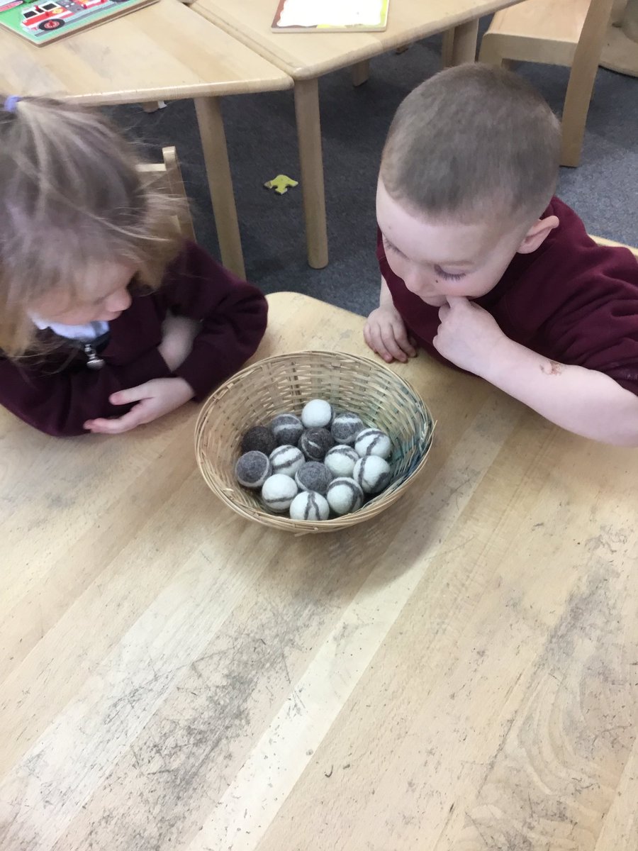 SHeartmoreton's tweet photo. In Maths, RW have been estimating to see how many objects are in the baskets. Then we counted the objects to see how close we were to our estimations ⭐️ https://t.co/FXkAZgQfR2