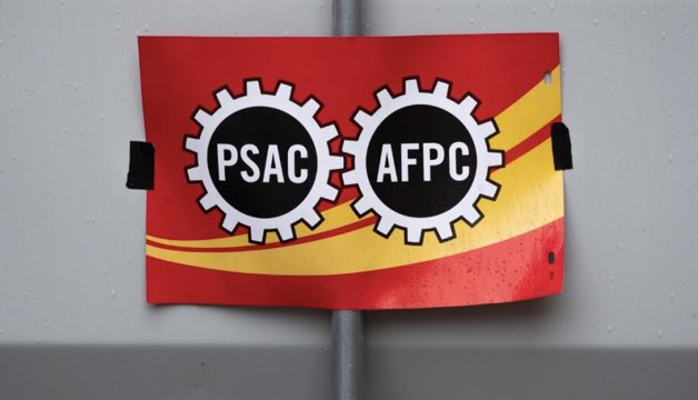 Thousands of federal workers are on the picket lines this morning in Manitoba and across the country. Next on @CTVMorningWPG we chat with David Camfield, Assoc Prof of Labour Studies at <a href="/umanitoba/">University of Manitoba</a>, about the impact the strike will have.