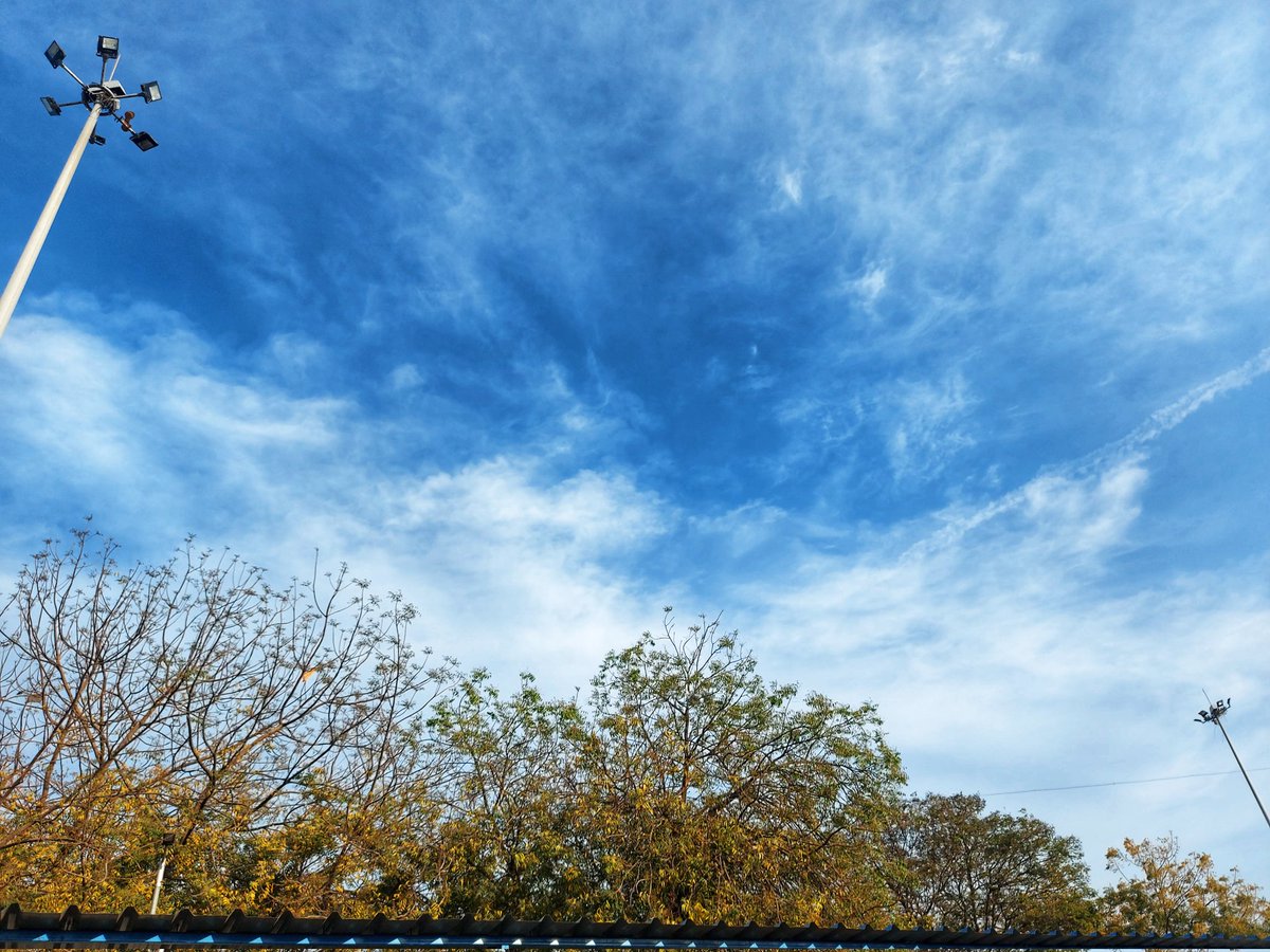 ItsMeKshitttt's tweet photo. Sky is Just So Beautifull🥰⛅️ https://t.co/R5rQJlIY1p