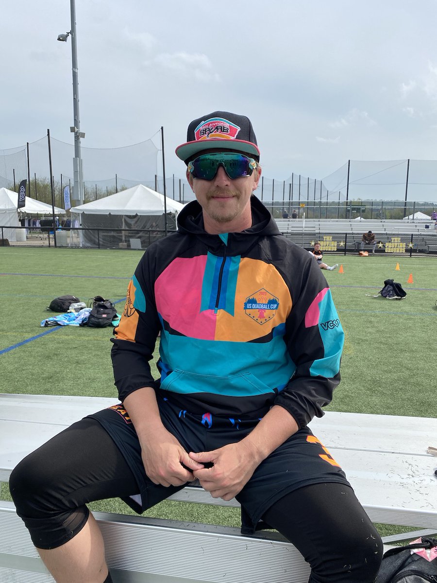 vcultimate's tweet photo. It's official; our Windbreakers are the coolest. @usquadball 
https://t.co/KADxal02Ng https://t.co/KTngOdms3u