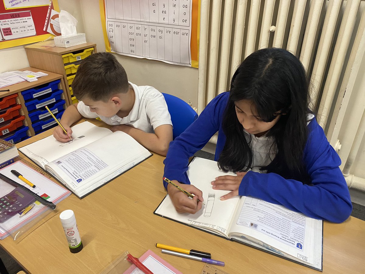 latimerprimary's tweet image. #ClassEH have produced observations drawings this afternoon using their pencil skills #LatimerArt