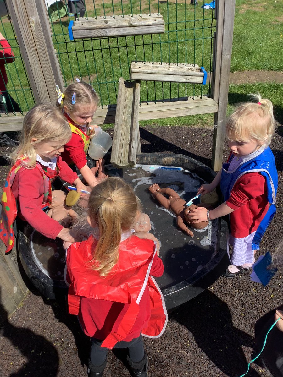 RECEPTIONOPS's tweet photo. Team work to wash and care for the babies #eyfs #psed #comminication #language https://t.co/o54It0gDvr