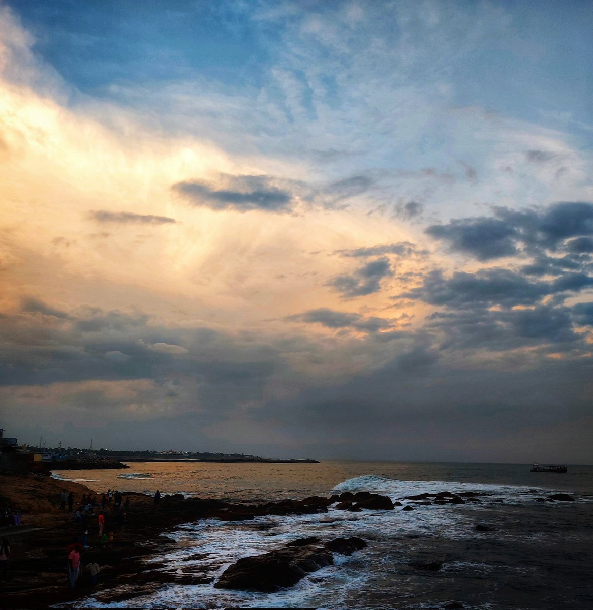 ItsMeKshitttt's tweet photo. Sky is Just So Beautifull🥰⛅️ https://t.co/R5rQJlIY1p