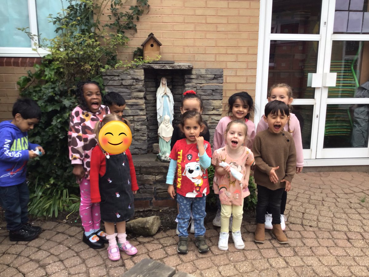 StBernsPrimary's tweet photo. We have been learning all about St Bernadette in nursery today #feastday #classsaint #stbernsRE https://t.co/iw7GMBe2xN