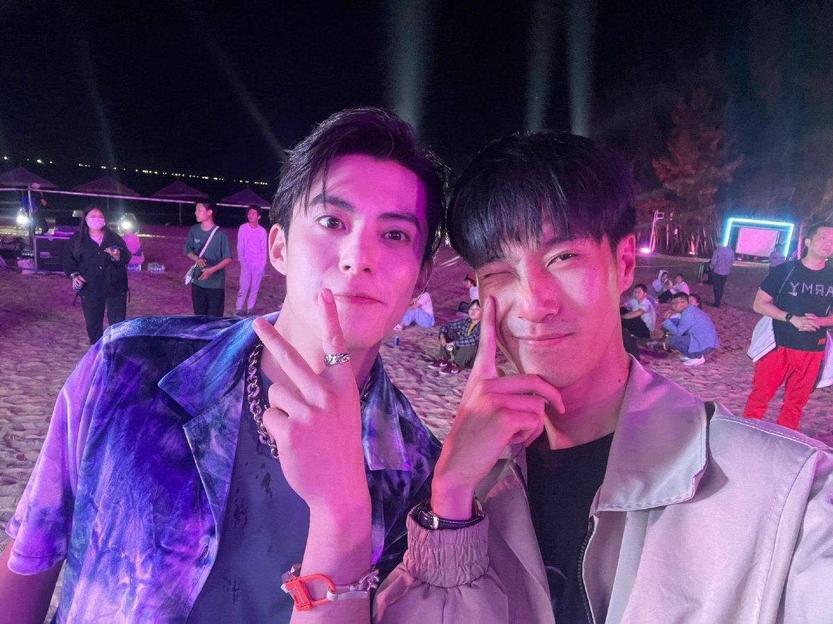 wanghedipics's tweet photo. dylan best boy 💜 he’s been nothing but good to people around him, so the more ugly tricks antis try to pull on him, the more people will be standing up for him

#王鹤棣 #WangHedi #DylanWang https://t.co/0LaFvizfKR
