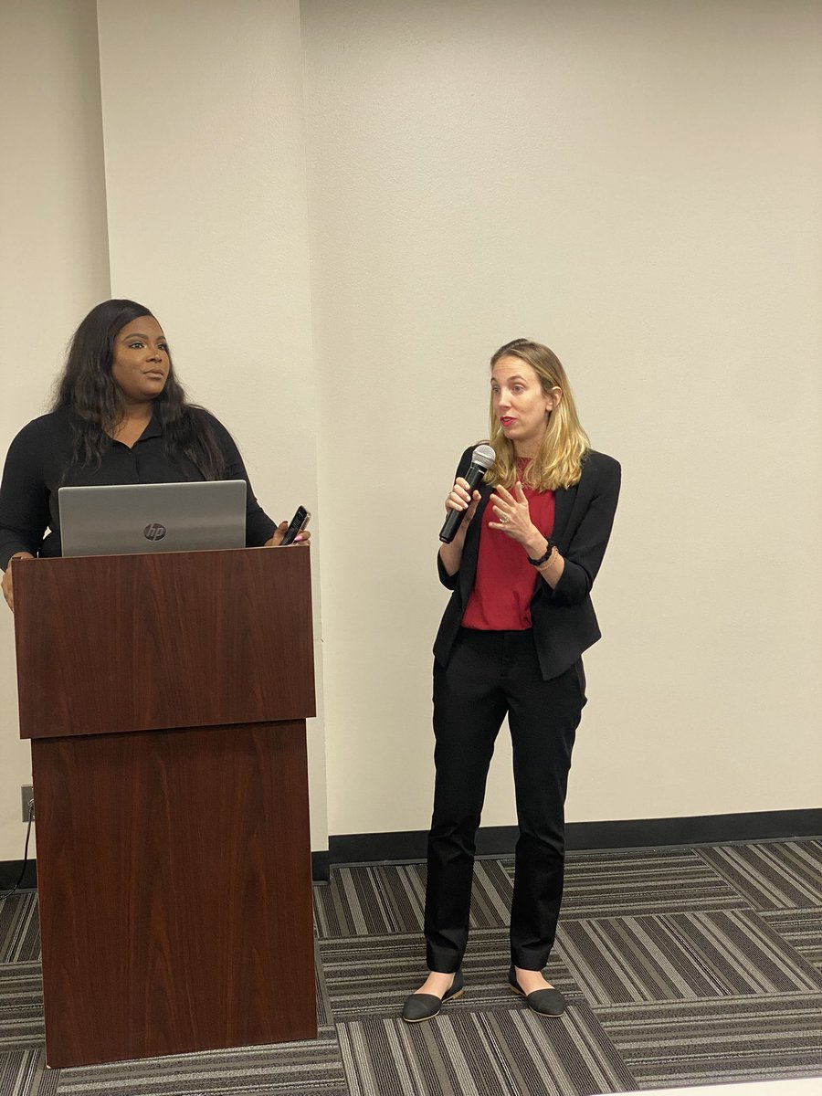 AapolH's tweet photo. Thank you to everyone who joined us yesterday at our general body meeting. We honored Officer Andrea Brinson for her outstanding service, presented Chief Finner with a custom painting and heard from candidates who are seeking public office this municipal cycle. #AAPOL #community https://t.co/5meERXZlhj