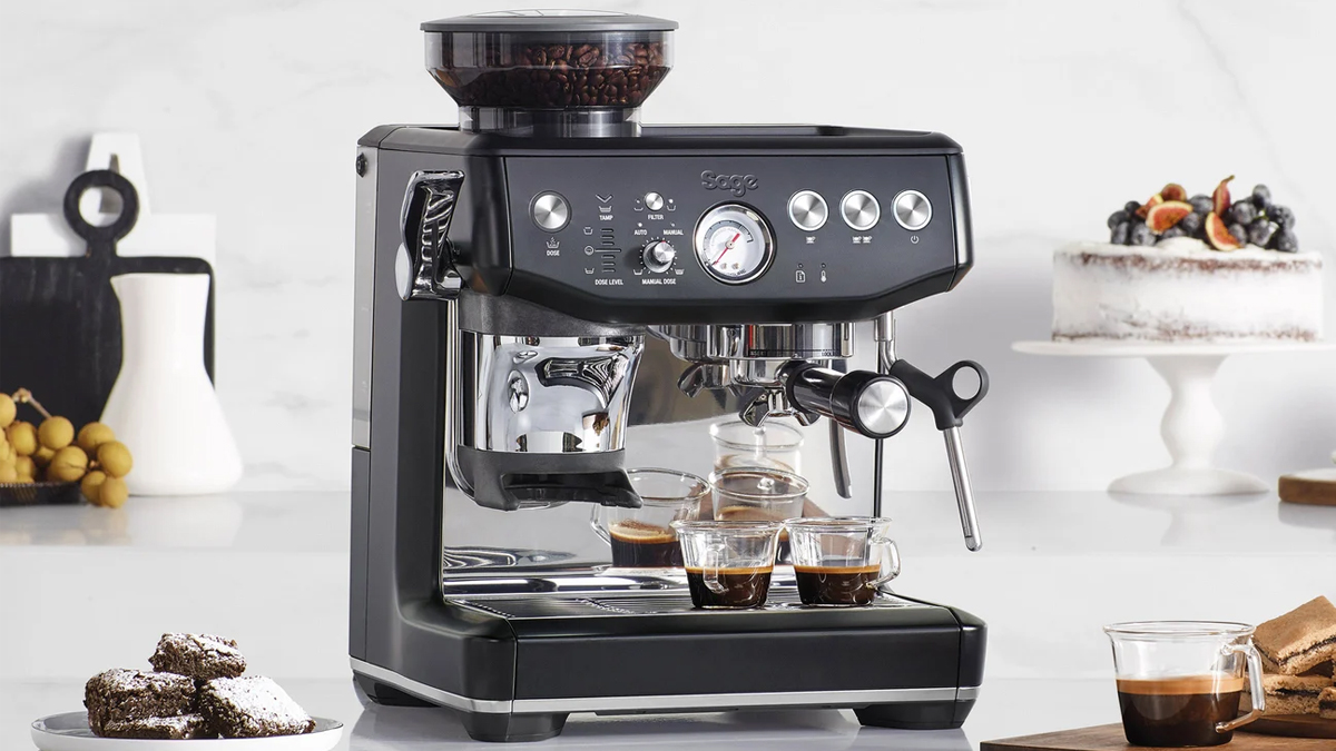 PottersCookshop's tweet image. Our Sage Appliances Barista Express Impress Bean-to-Cup Coffee Machines have PRICE DROPPED to £649! Not for long though so hurry!

For more details call in the shop or head to bit.ly/40kKlNY

@SageAppliancesUK #coffeemachine #beantocupcoffeemachine