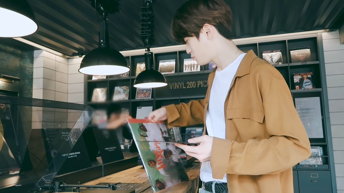 empathyoonoh's tweet photo. i live for this Jaehyun https://t.co/QSj1YiTiZt