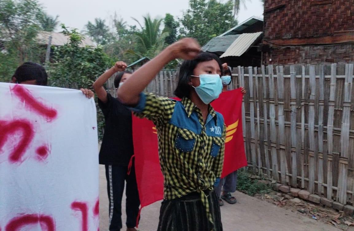 KYITHAR95368969's tweet photo. An anti-coup movement led by residents from a village of eastern #Yinmarbin Twp, #Sagaing Region, staged a strike of 671-day to demolish the #MilitaryDictatorship on Apr19.

#WarCrimesOfJunta          
#2023Apr19Coup                     #WhatsHappeningInMyanmar https://t.co/GfMbvghNyb