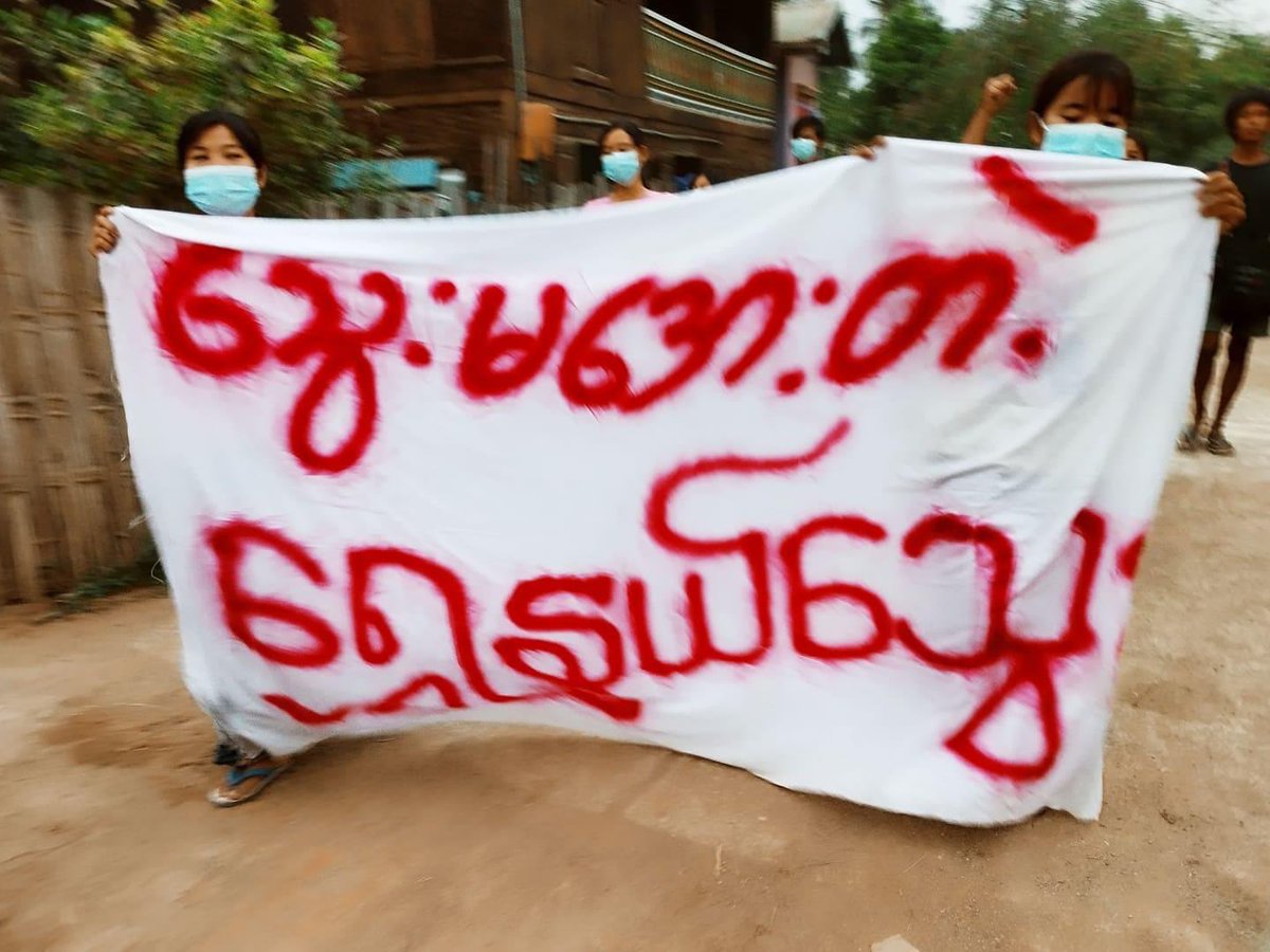 KYITHAR95368969's tweet photo. An anti-coup movement led by residents from a village of eastern #Yinmarbin Twp, #Sagaing Region, staged a strike of 671-day to demolish the #MilitaryDictatorship on Apr19.

#WarCrimesOfJunta          
#2023Apr19Coup                     #WhatsHappeningInMyanmar https://t.co/GfMbvghNyb