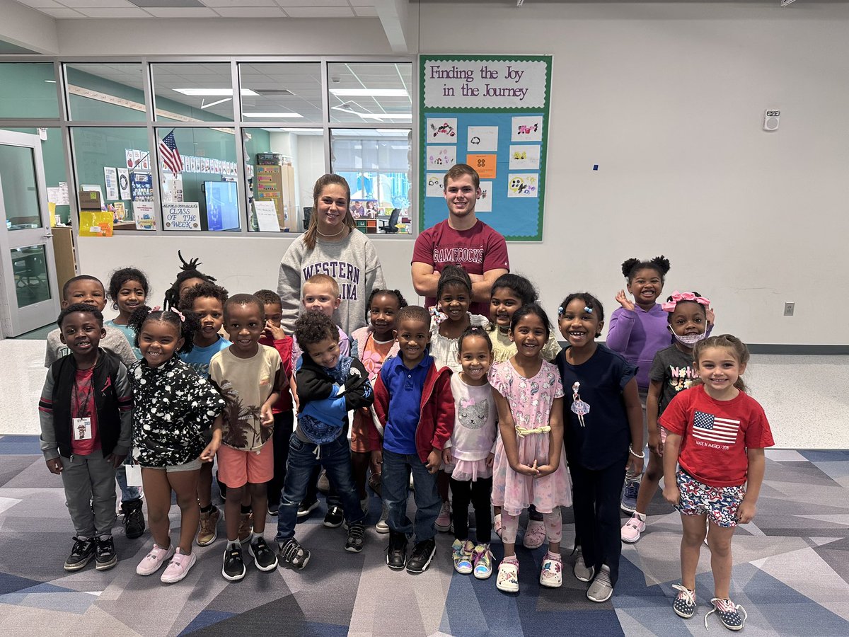DrMrCoachE's tweet photo. Leaders show up for others!
And our @GoBlythewood @BethelHanberry Captain Class group has all year. Giving up extra sleep and time to pour into our โBearyโ good friends!
We are grateful for our new partnership with a great school!
#CaptainClass #BeYou https://t.co/sTRo3E27Pf
