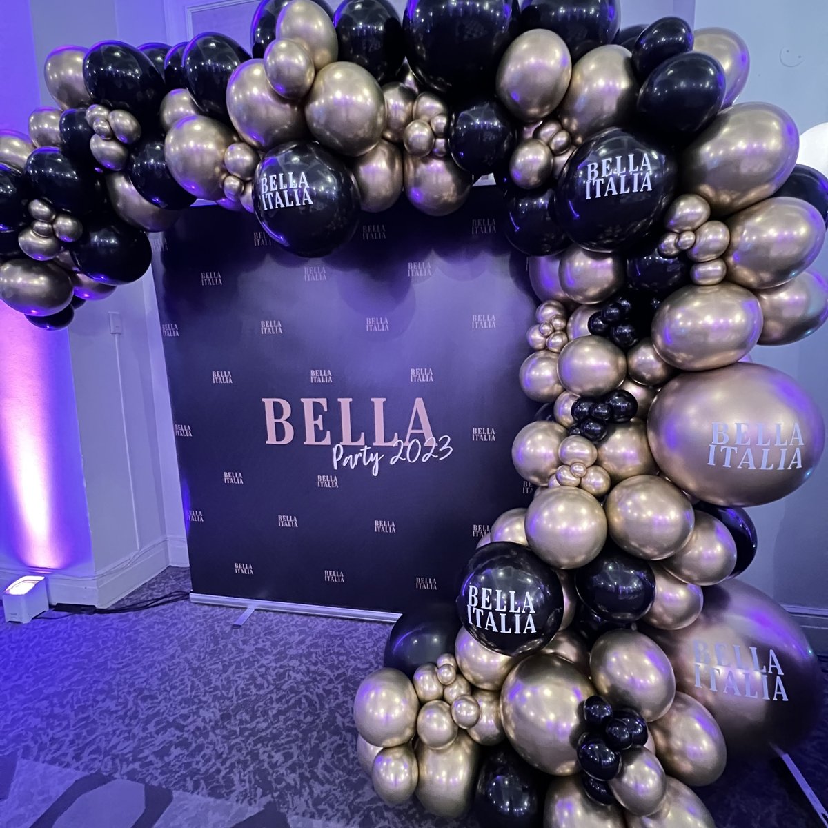 castleballoons's tweet photo. We are a sustainable balloon studio near London. Our designs are stunning and we only use biodegradable or reusable products. Let us show our eco-friendly event displays to you

https://t.co/i3pCYOJrRe

#castleballoons https://t.co/lJxvIwLjnY