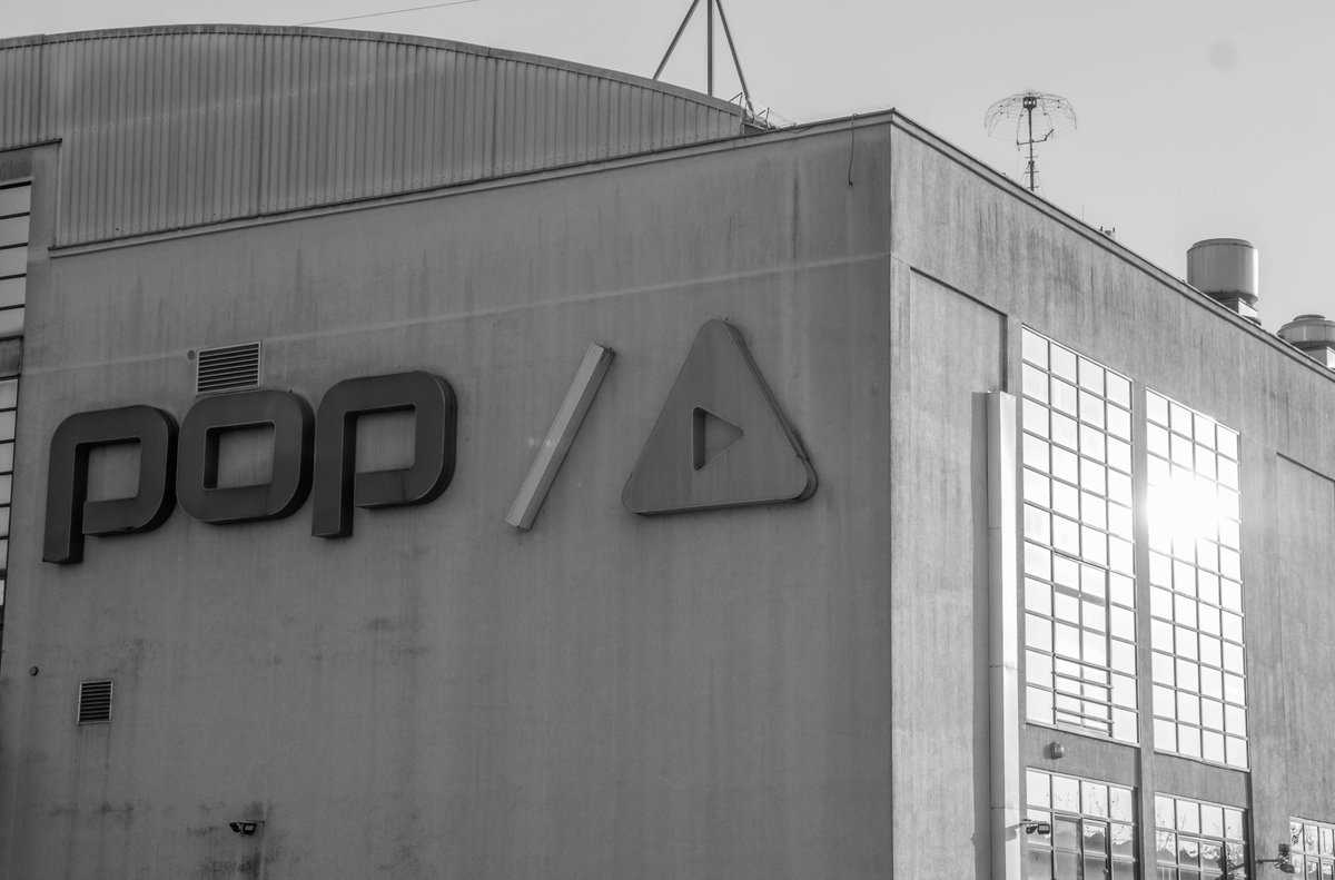 "Kibernetski napad na PROPLUS je bil gotovo močan pokazatelj, v kolikšni meri smo novinarji odvisni od tehnologije in kako je, ko nam je ta odvzeta, naše delo oteženo – vendar ne nemogoče."
Več v novem Klinu! 🔍
🖊️: Laura Gomboc in Lara Miklavčič
📸: Sabina Zorman