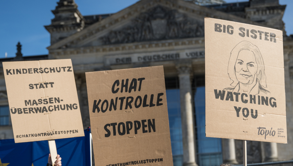 chatgeheimnis's tweet photo. Nach Artikel 23 des Grundgesetzes kann der Bundestag bei EU-Gesetzgebung mitreden. Die Zeit dafür ist jetzt.

https://t.co/idgf8z6t4p https://t.co/Jp7fOEOPXk