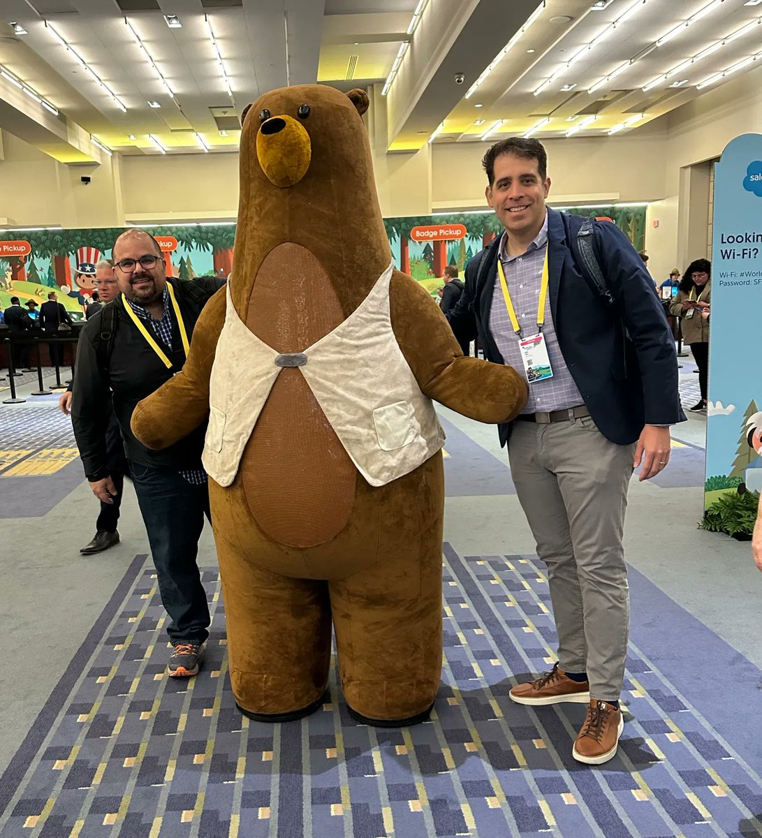 BearAnalytics's tweet image. Joe and Eric are at the #Salesforcetour event in DC today and they stumbled on an old friend!

#eventprofs #eventdata