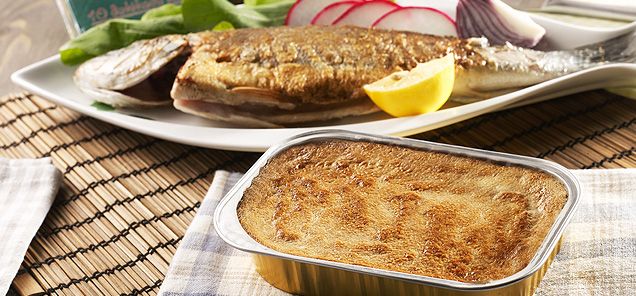 SavanGunay's tweet photo. BALIK SONRASI TATLI İHTİYACI VE TAHİN HELVASI
Balıktan sonra helva yiyin ki balık öldüğünü anlasın!" sözünü duymuşsunuzdur.
Zira Omega 3 bakımından zengin olan ve kalp sağlığını koruyan balık, demir, çinko ve iyot gibi mineraller içerir. Bu mineralleri aynı anda almak ise sindirim sisteminde bazı rahatsızlıklara yol açabiliyor. 
Balık yedikten sonra çoğu zaman halsizlik, mide bulantısı ve şişkinlik hissedebiliyoruz. Bununla birlikte kan şekerimiz de düşüyor. İşte tam da bu yüzden, balıktan sonra tatlı yemek gerekiyor.

 Bu noktada devreye giren tahin helvası ise, hem kan şekerini yükseltiyor, hem de sindirim sistemini rahatlatır ,balık dip balığı ise ağır metal içerebilir
tahin helvası bunu en güzel dengeler
O nedenle tercih ederiz.