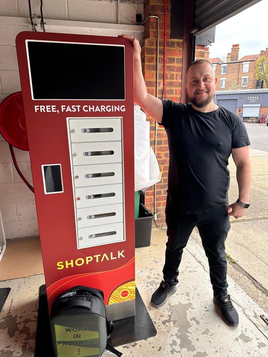 ChargeBox's tweet photo. This week we are welcoming a new engineer to Team Chargebox - Cristian Gheorghiu.
We are very pleased to have you join us. 😀
#meettheteam #teammember #chargebox #engineer #software #mobile #charging #chargingstation #madeinuk #ukmade #ukengineering https://t.co/8Arp6a5Qii