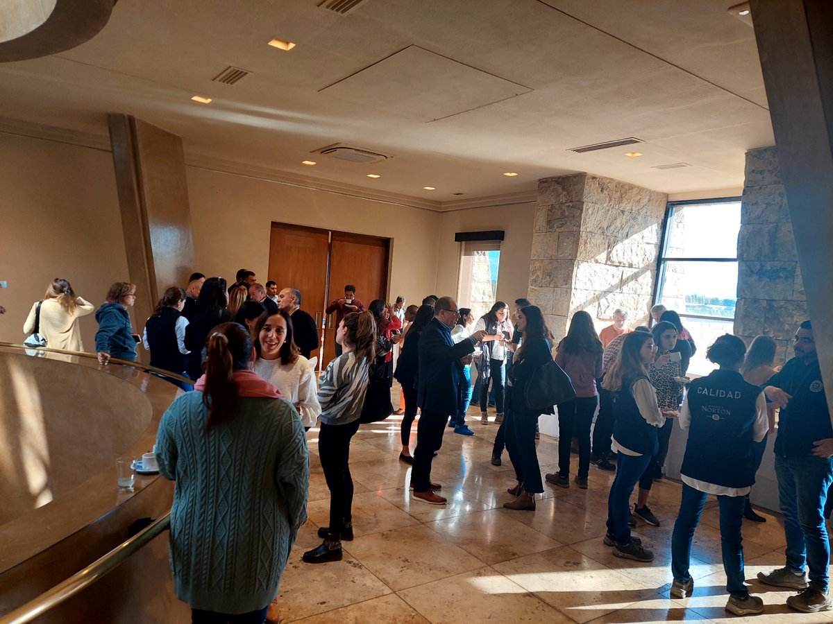 Happy to see networking going on during the Sustainability  and Supply Chaun  event that <a href="/amfori_intl/">amfori</a> organized in Mendoza during the visit of Richard Teply (Head of Business Development &amp; Network)to the Southern Cone. #sustainability #supplychain #Argentina