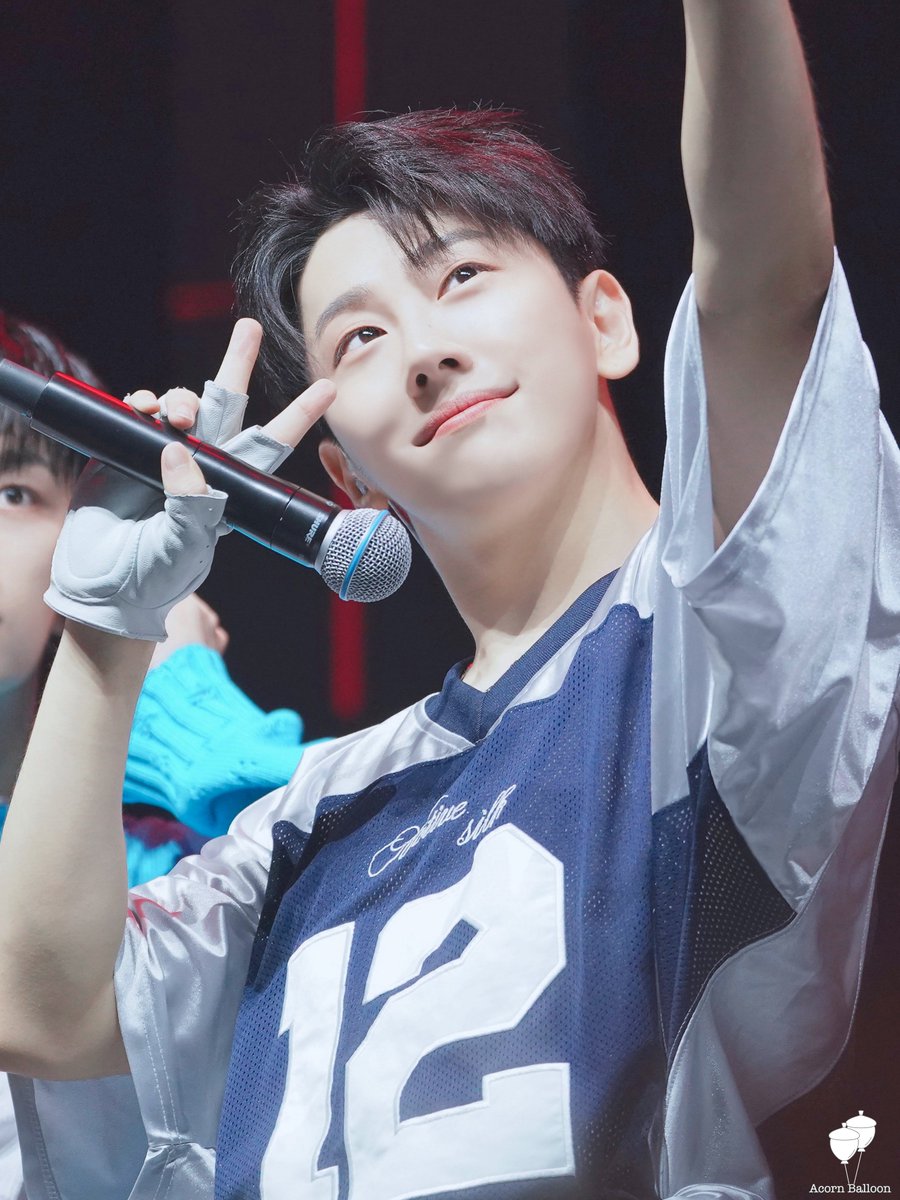AcornBalloon's tweet photo. 230416 MBITIOUS FAN MEETING [WITH US] 
in TAIPEI 

✌️🙂📸

#노태현 #RohTaeHyun #ノテヒョン #テヒョン #盧太鉉 #卢太铉 #엠비셔스 #Mbitious #MBITIOUSinTAIPEI https://t.co/Np3fstyZ7n