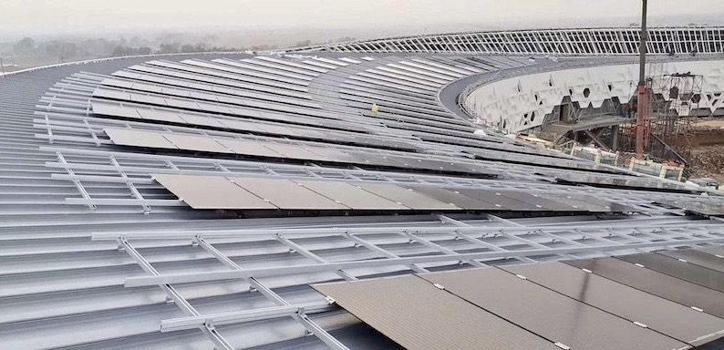 SOLARMI_BIPV's tweet photo. Los paneles fotovoltaicos de integración arquitectónica son elementos constructivos, decorativos y que se amortizan económicamente al generar electricidad. #energiafotovoltaica #panelessolares #energiasrenovables #solarpower #instasolar #sustainability #greenenergy #photovoltaic https://t.co/5c0j2DLrST