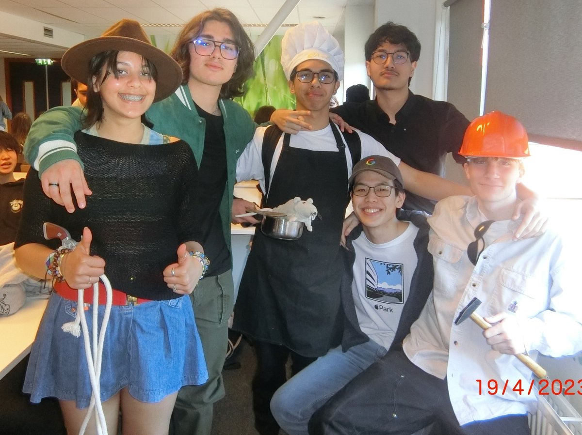 As we start the Summer Term #SSVYear13 will soon leave us 😢. Today marks the first of many leavers' events: Dressing up as their childhood dream job! 💉🩰🎶👩‍💻⚽ #BSNCommunity #BSNSeniorSchool #BSNCreativity <a href="/BSNetherlands/">British School (BSN)</a> <a href="/BSN_SSV/">BSN Senior School Voorschoten</a>