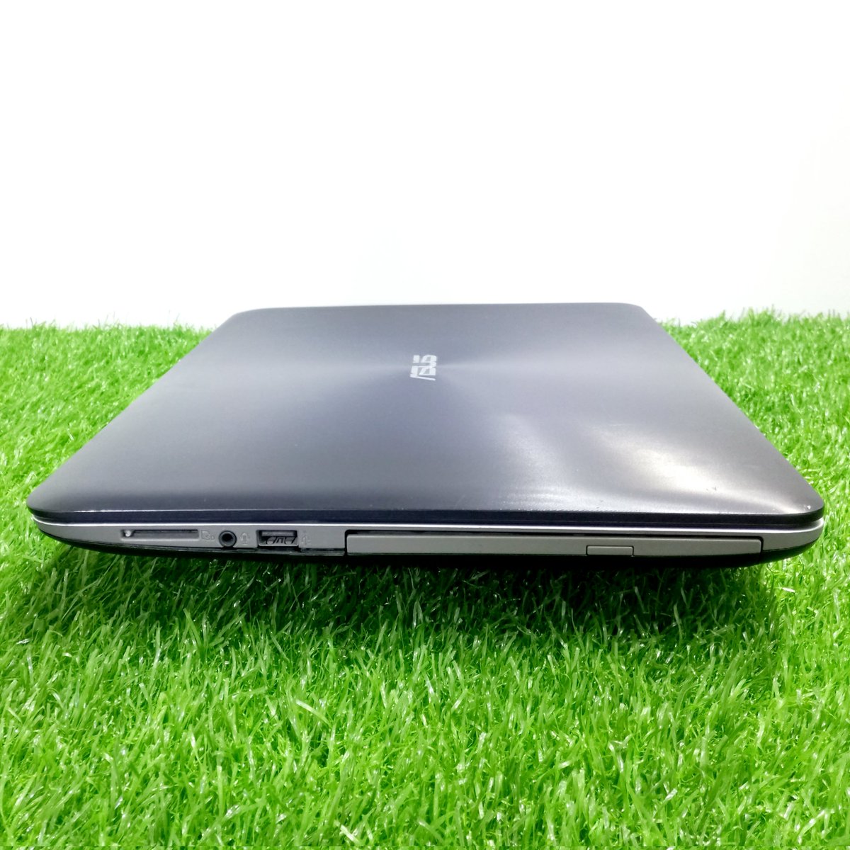 ITZONEELCTRONIC's tweet image. ASUS K556U Graphic Laptop
Intel  Core I7 6th Generation
4GB RAM
320GB STORAGE
2GB GPU
Contact 0326 5974741 
.
#asus #asuslaptop #itzoneelectronics #itzonelaptop #asusgaming