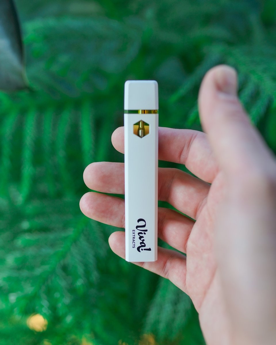 fluresh's tweet image. 🎵If you like Pina Colada, when it comes from a vape, 
Come to our 420 party, give Viva Extracts some praise 🎶

*nothing for sale* content is for education only, must be 21+