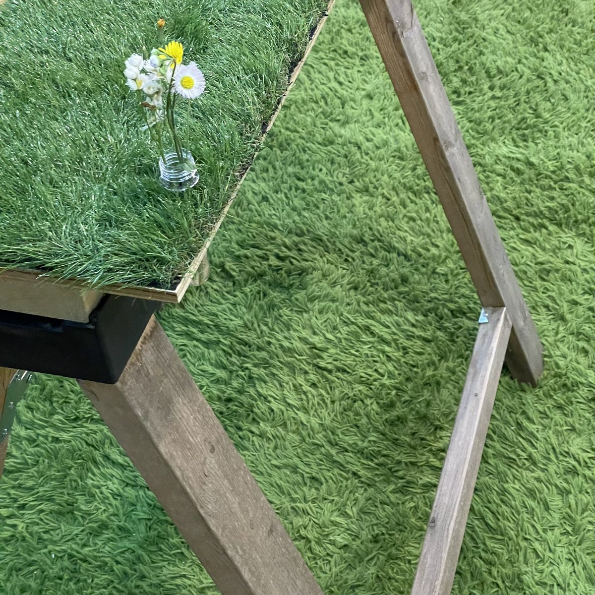 who_me's tweet photo. 🦆カモりが忘れられないあなたのためのファニチャーシリーズ「KAMOR(カモール)」(習作 1)です。モバイルカウンター(一輪挿しも楽しめる)。 #KAMOR https://t.co/ydwQPHW5V1