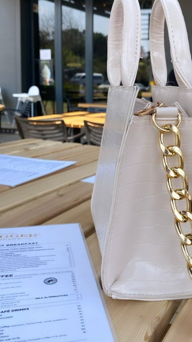 1Vera1__'s tweet photo. 👜 https://t.co/TnY6pDEuKL
