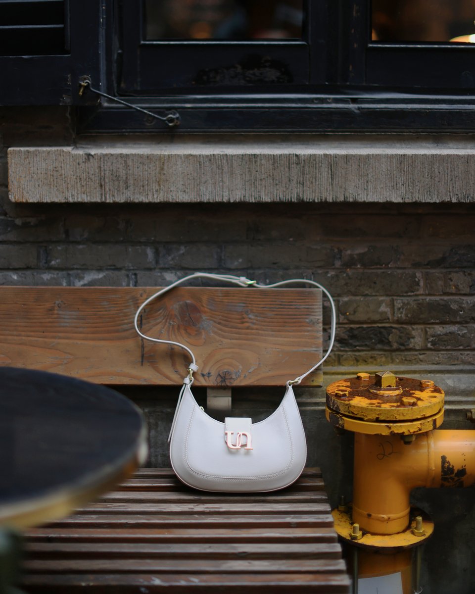 unitudeofficial's tweet photo. Crescent Shoulder Bag  - greenland white https://t.co/TXpc1lmXTV