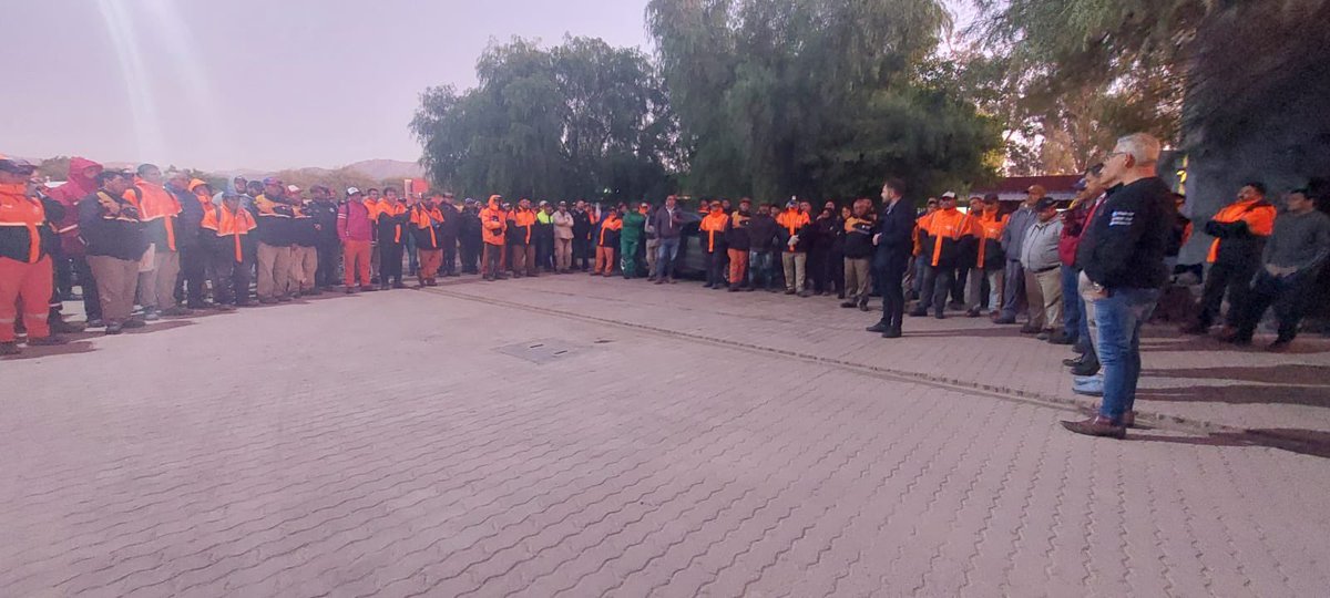 GonzaloBecerraD's tweet image. Sabemos que dialogando y escuchando podremos proyectar esa ciudad que todos queremos 🏡
Nos reuniones con trabajadores y directores de @riojavial Apuntamos a una política integradora y de gran desarrollo entre la prov y la ciudad capital @amolinalarioja 
@QuintelaRicardo ♥️🇦🇷