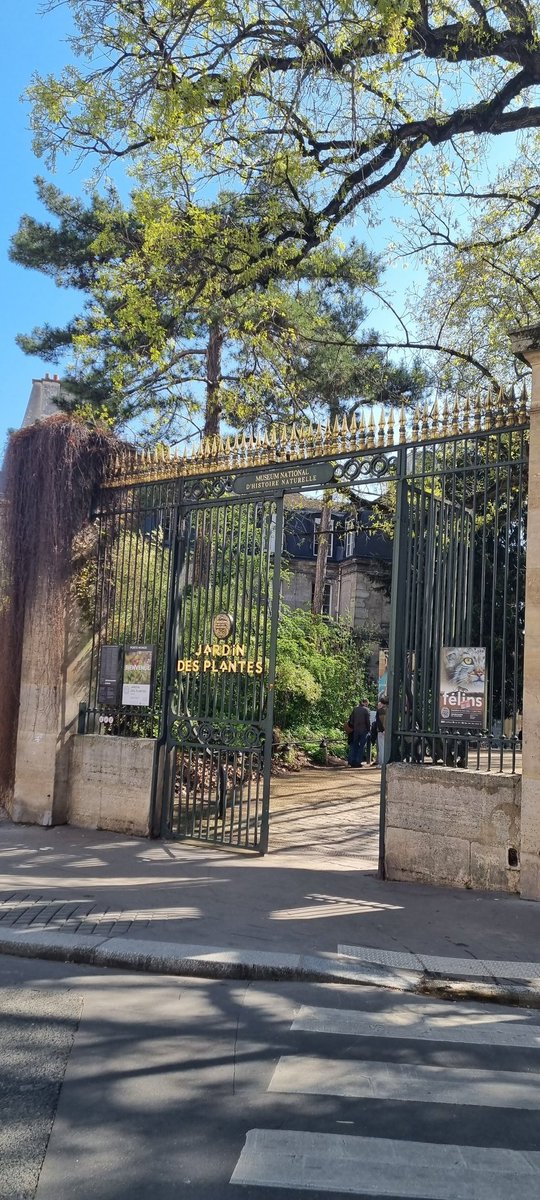milliemagpie92's tweet photo. Trip to Le Jardin des Plantes today #triptoparis https://t.co/vniZLqPvrd