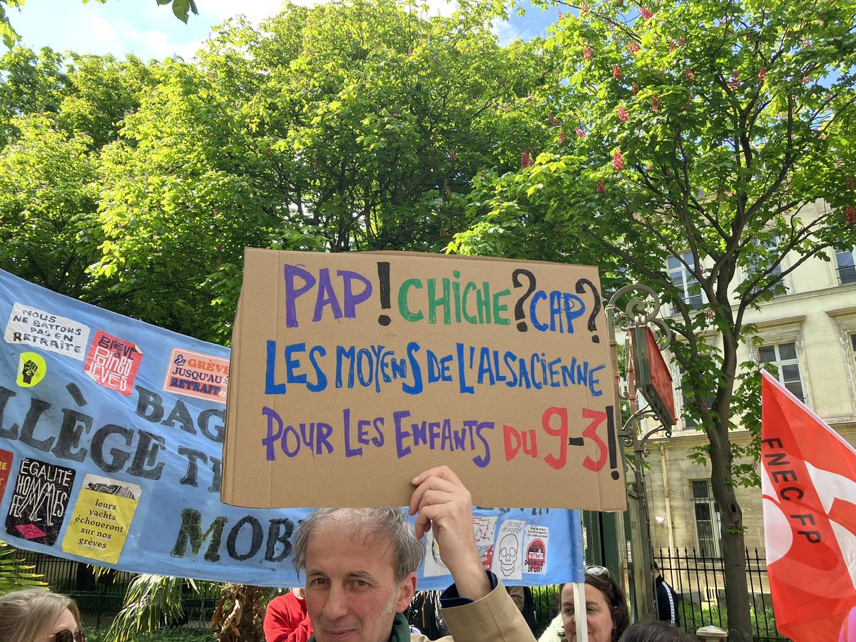 Manif pour un service public d’éducation de qualité, càd avec 24 élèves max/classe, et 19 en REP !#MacronDemission