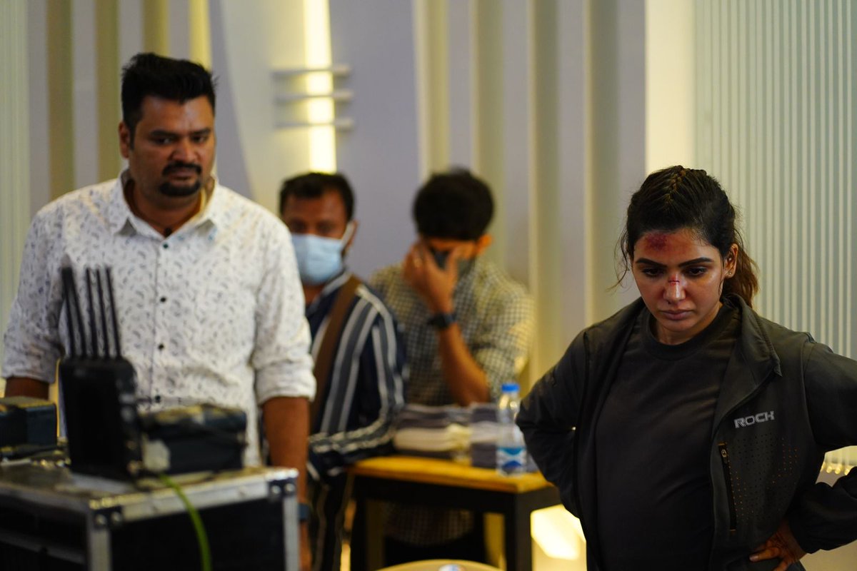 SamzCraziestFan's tweet photo. Happy Happy Birthday to our #Yashoda director @hareeshnarayan garu 🎂 All the best for your upcoming movies 🤗 Our support will always be there with you sir 🥳🔥

Best wishes from @Samanthaprabhu2 nd her fans 🌸

#Samantha #SamanthaRuthPrabhu https://t.co/h9ak61BywQ