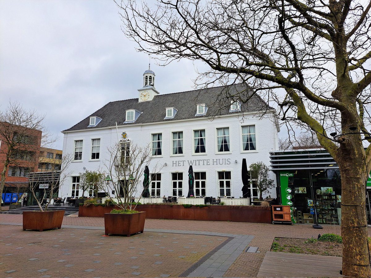 De raadsleden zijn vanavond uitgenodigd als toehoorder bij het #rondetafelgesprek 'Vitale en Toekomstige Dorpskernen': #pijnackercentrum. Partners van Pijnacker Centrum gaan in gesprek met <a href="/WelzijnPN/">SWOP Pijnacker-Nootdorp</a> #GroUP #bibliotheek <a href="/deTrucker/">de Trucker</a> #ambtenaren #inwoners