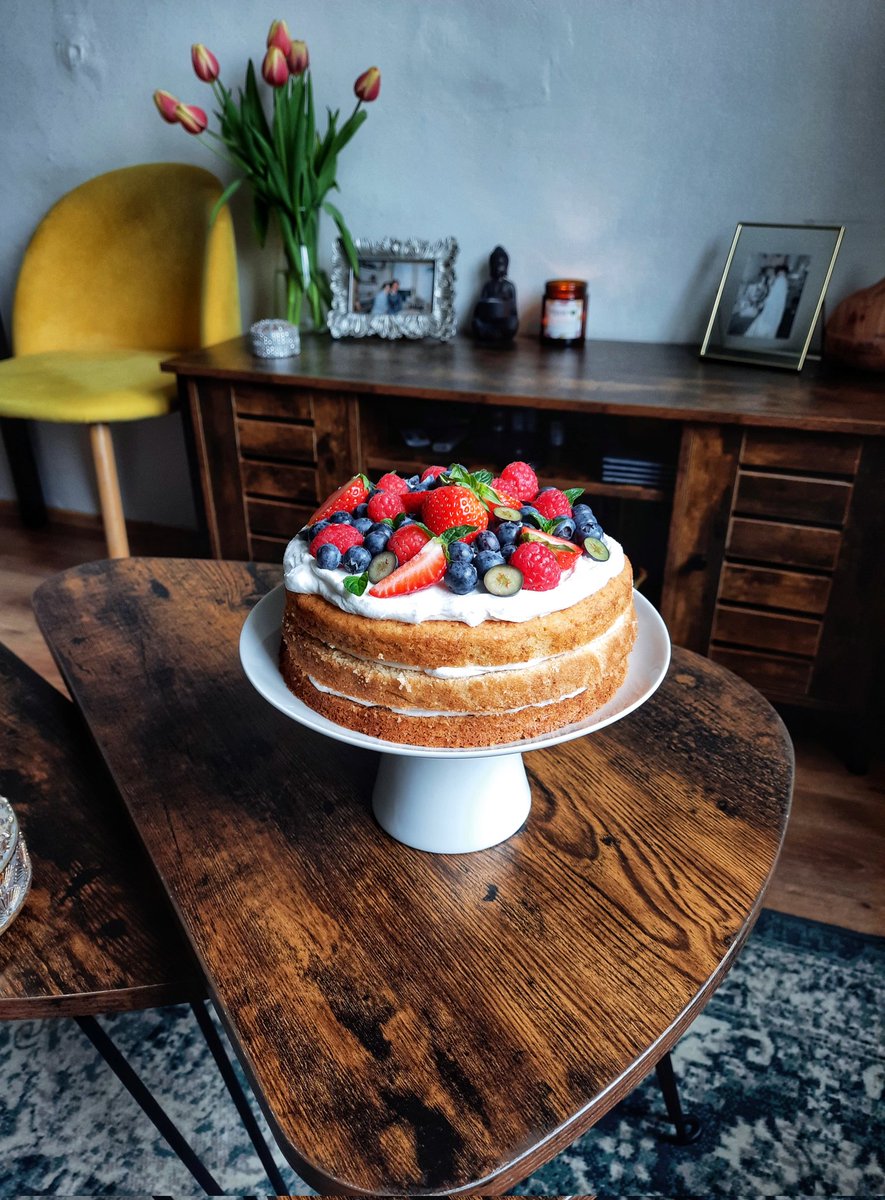 Miluju péct dorty, ale kdo to má pak sám žrát. Letos to #summerbody asi opět nevyjde. #vegancake