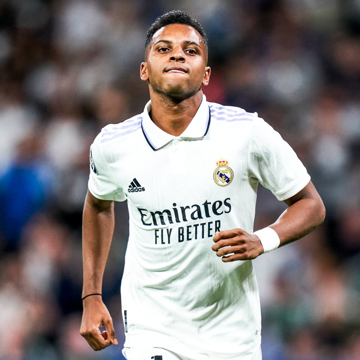 brfootball's tweet photo. Rodrygo’s Champions League record is absurd:

Starts: 19
Goals: 15
Assists: 9

22 years old and he’s only two goals away from being Real Madrid’s joint-fourth top scorer in the competition 🤯 https://t.co/UsKemIwMY7