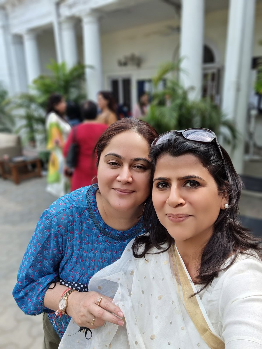 sharmapurnima1's tweet photo. last week pics,  girls braving the searing heat of April.....@iwpcdelhi  
  @archimishra, @bhartijainTOI , and @Simransodhi9 https://t.co/OQ46ztk6hc
