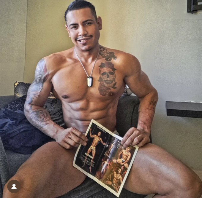 En los portafolios BOYSMX ?  @Alejo_Lukee ? Le hicimos llegar su revista impresa. Gran modelo que brilló